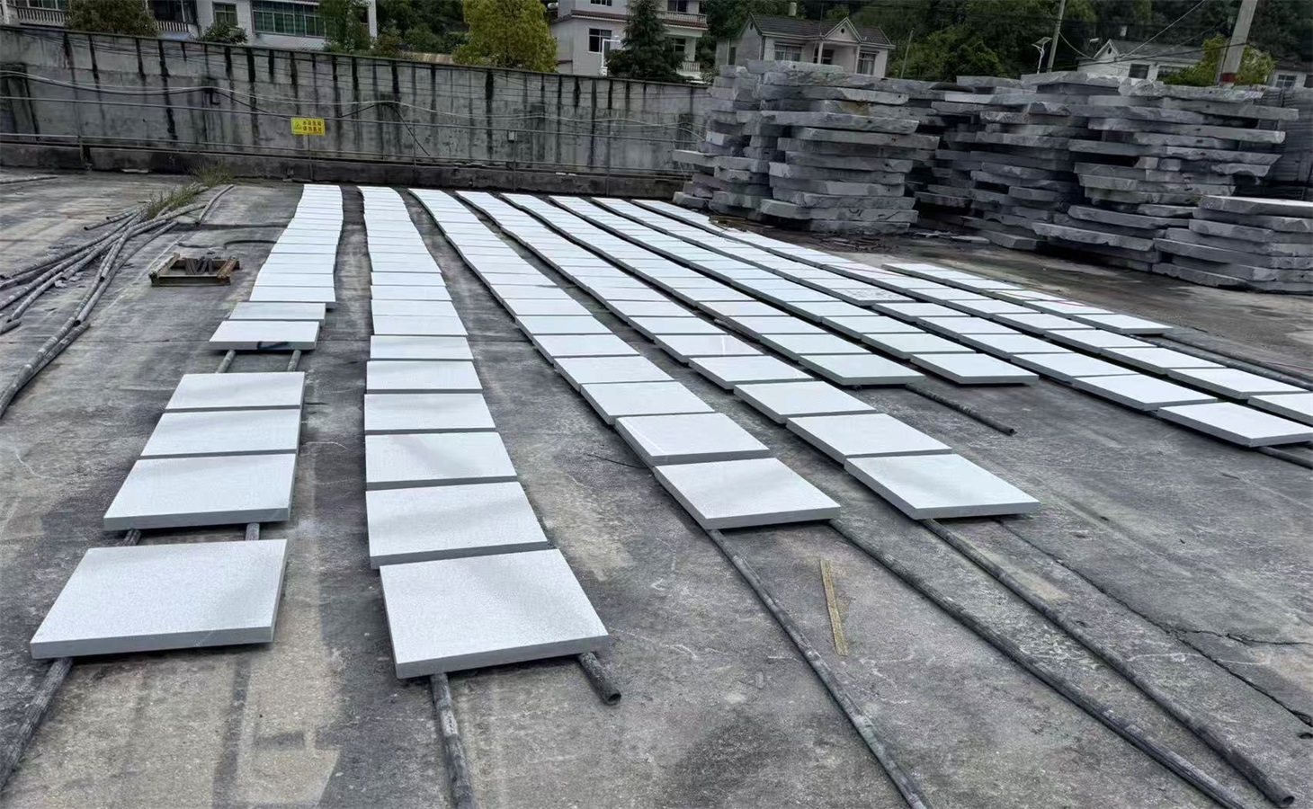 市场专业芝麻灰石材厂揭秘：深度洞察行业，实用指南助你选石材